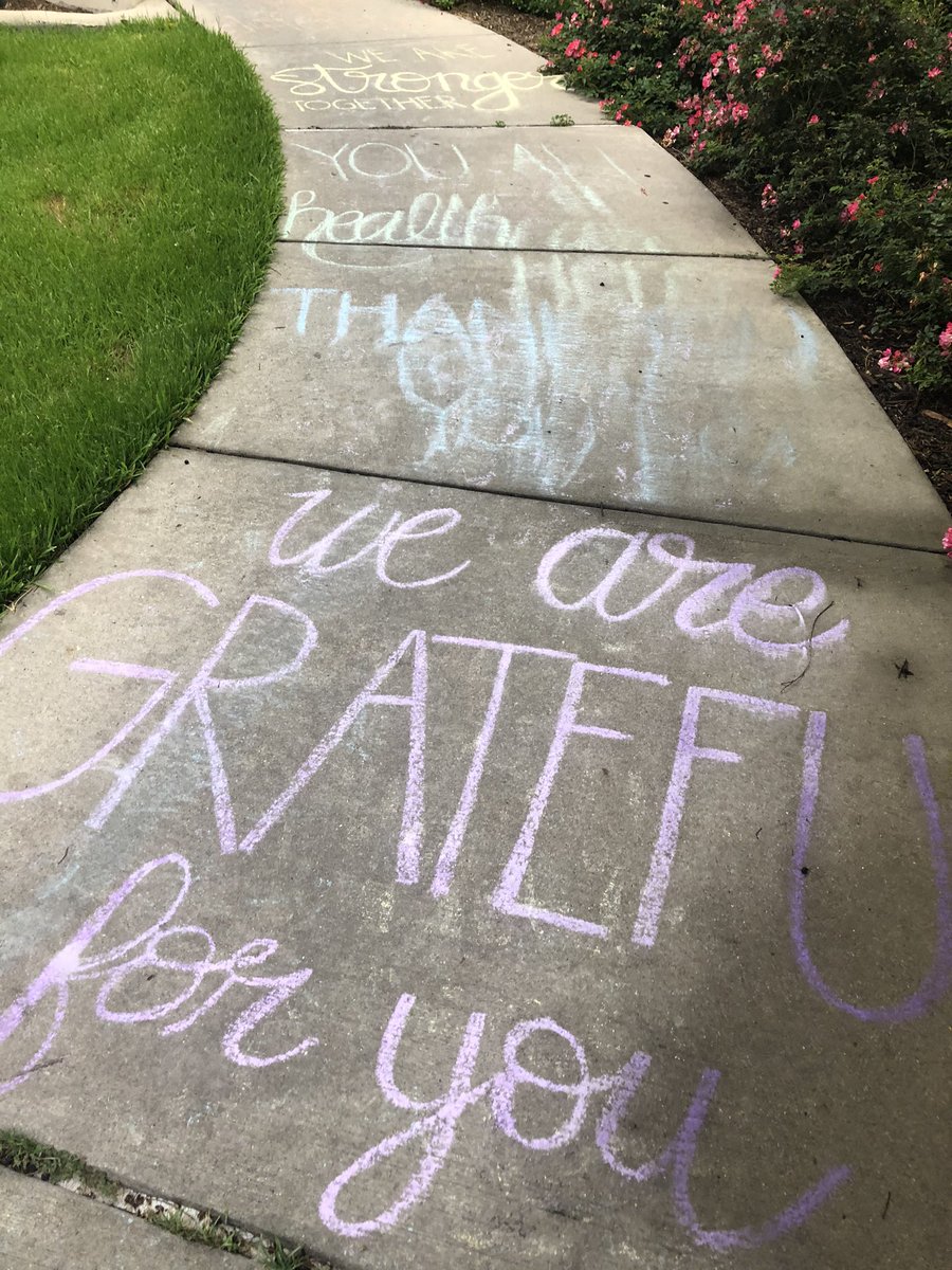 hollyemcmillan's tweet photo. Thank you to the MDA team for making everyone smile as we head into another day of uncertainty. Grateful for my hospital family everyday. #MDAndersonstrong #InThisTogether #support #endcancer #mdanderson #houston https://t.co/GDsyzrSjDA