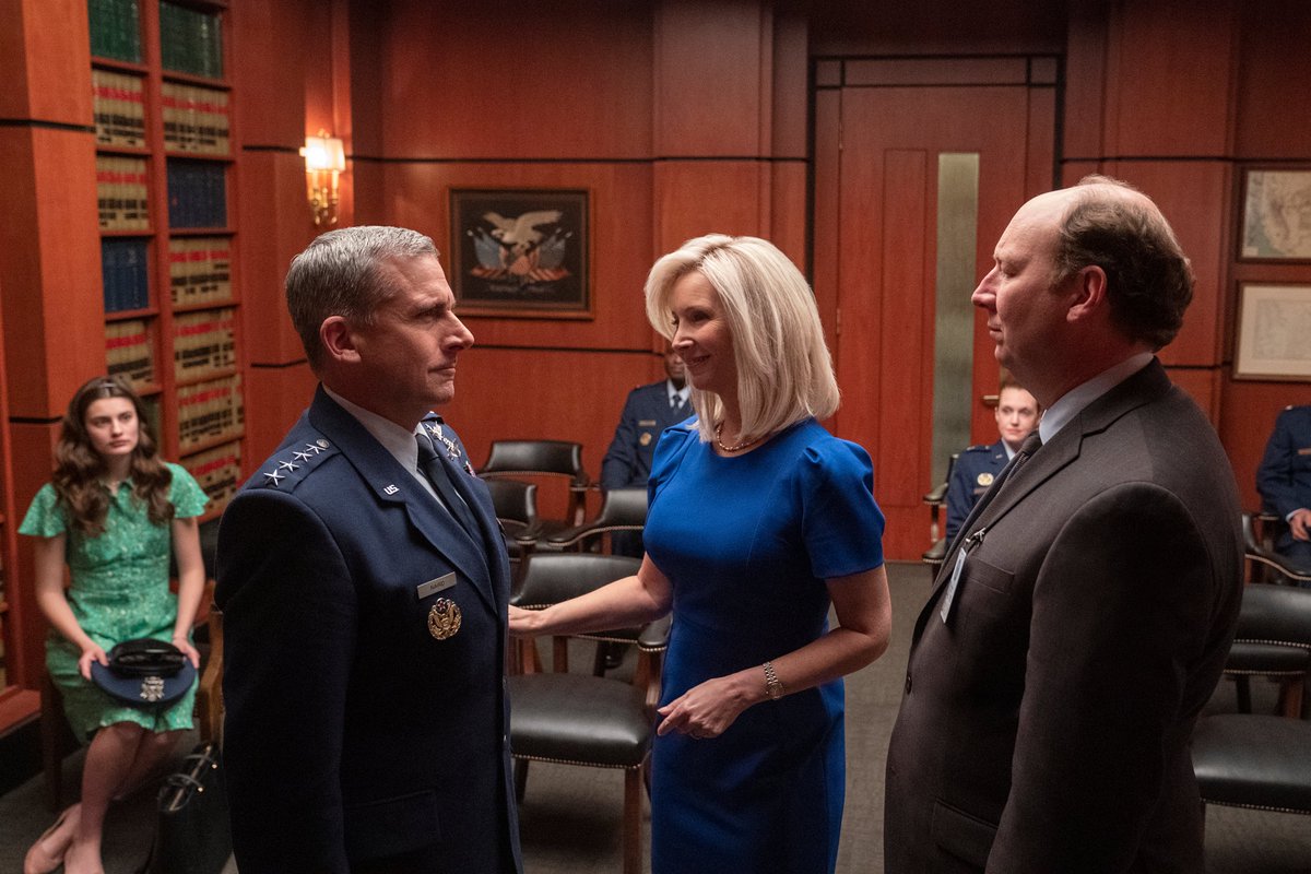 NetflixES's tweet photo. No, en la conquista del espacio tampoco se libran de los dramas de oficina. La serie 'Space Force' llega el 29 de mayo. https://t.co/huq7b8ehI6
