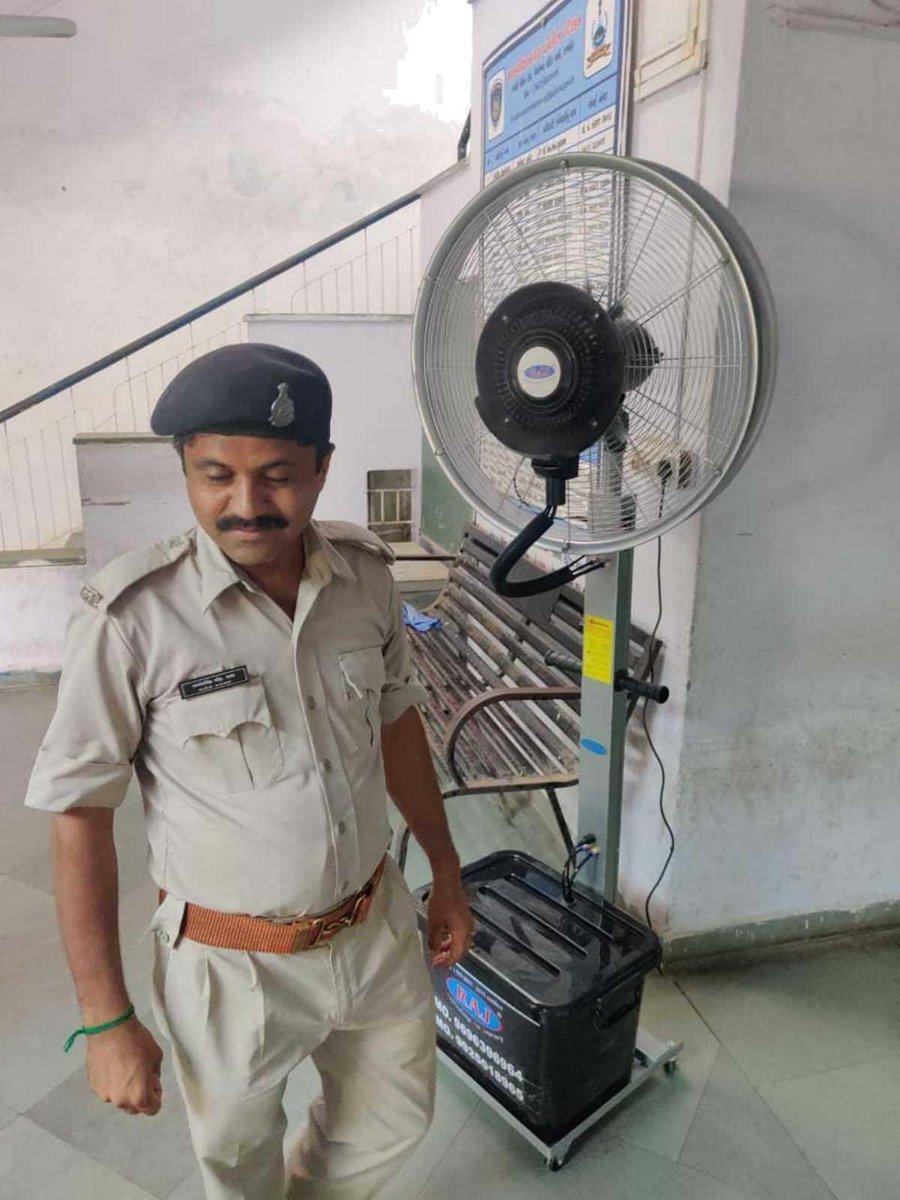 RajCooling's tweet photo. देश के सच्चे हीरोज के लिए | हमारी एक छोटी सी पहल बचाव की |||@DCPSouthDelhi @DCPNewDelhi @IgrangeJhansi @igrangealld @digchitrakoot @noidapolice @lkopolice @CeoNoida @ChouhanShivraj https://t.co/LPZGYEHTCf