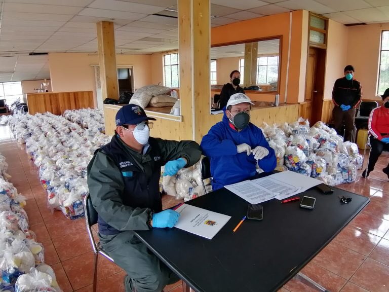 BOLETÍN 📄 | <a href="/GADPCotopaxi/">Prefectura Cotopaxi</a> y el GAD de Pujilí se sumaron a la iniciativa #DarUnaManoEcuador 🇪🇨para la distribución de 21 mil kits de alimentos para las personas más necesitadas ▶️ bit.ly/2ws1QEc

#JuntosEcuador 

<a href="/IvanGrandaM/">Iván Granda Molina</a>