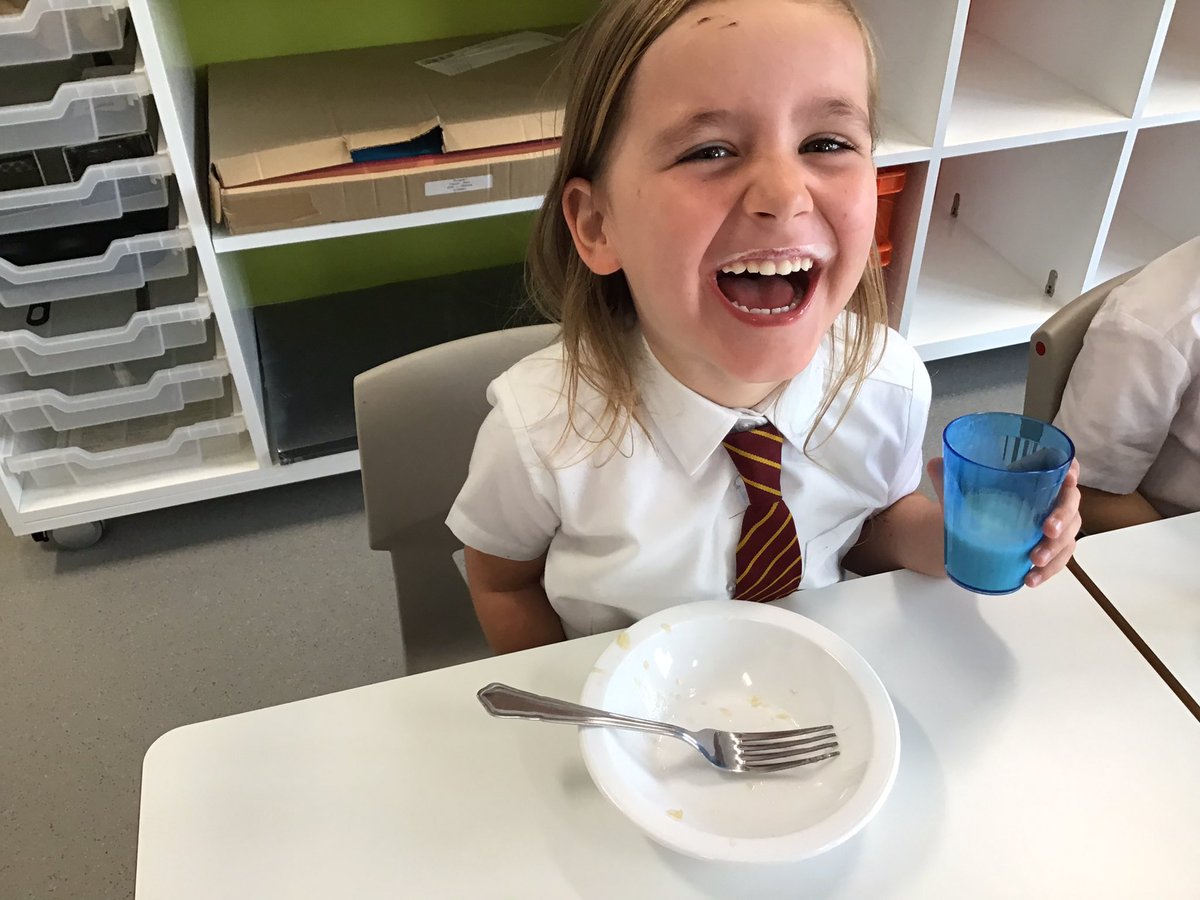 SPMVMrsPrice's tweet photo. 🎈🎁🎉HAPPY BIRTHDAY!🎉🎁🎈A sunny 5th birthday for a sunny smiley girl! Have a wonderful day Miss A! I miss your happy face! #MalvernVale #happybirthday #StayHomeSaveLives https://t.co/bvCopeKyH1