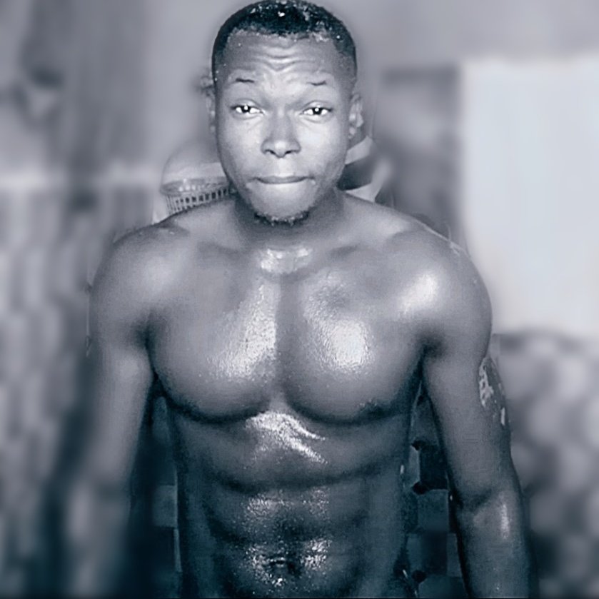 TustarF's tweet photo. I'm new here i need someone to show me around #flamesthatfollowback https://t.co/Ed9nC3DtSB