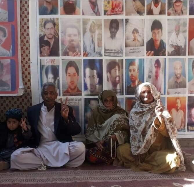 QadeerMama's tweet photo. An extremely sad and heart wrenching news for the team of #VBMP. Mother of Ghulam Farooq passes away last night. She has been a regular visiter  of #VBMPcamp for the #Balochmissingpersons Her son Farooq who was abducted by Intelligence agencies of Pakistan on Oct 2015 from Sindh. https://t.co/ApDP7BC5ga