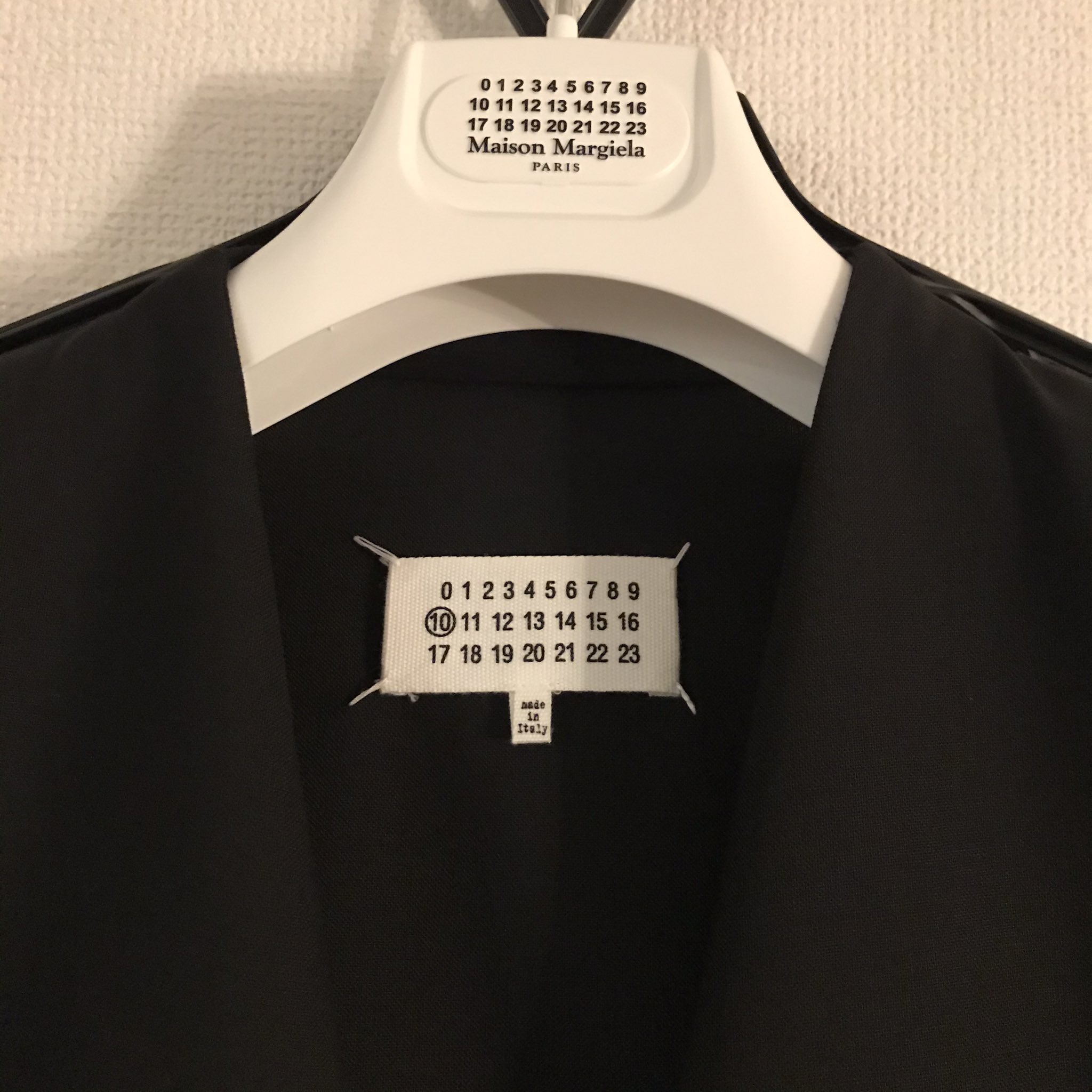 Pagu در توییتر 本田翼がマルジェラの香水で レイジーサンデーモーニング使ってるの知って今日久し振りにベッドのシーツにつけてみたけどやっぱ良い匂い コロナ落ち着いたら久し振りに シェーヌダンクル付けてノーカラージャケット着て出かけたい