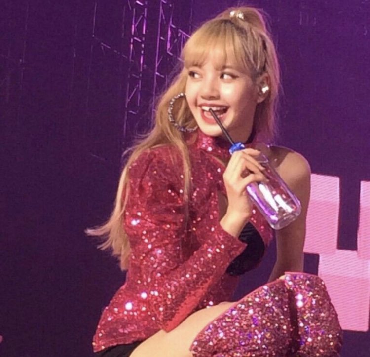 tours pics of blackpink for anyone missing them a whole lot: a thread