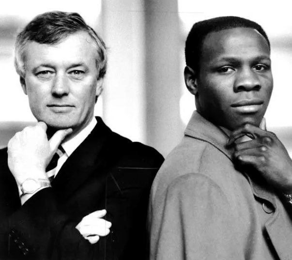 LDNBOXHISTORY's tweet photo. Sad to hear Barry Hearn has had a heart attack. Get well soon Barry 👍🏻🥊 https://t.co/7gh71PxyOt