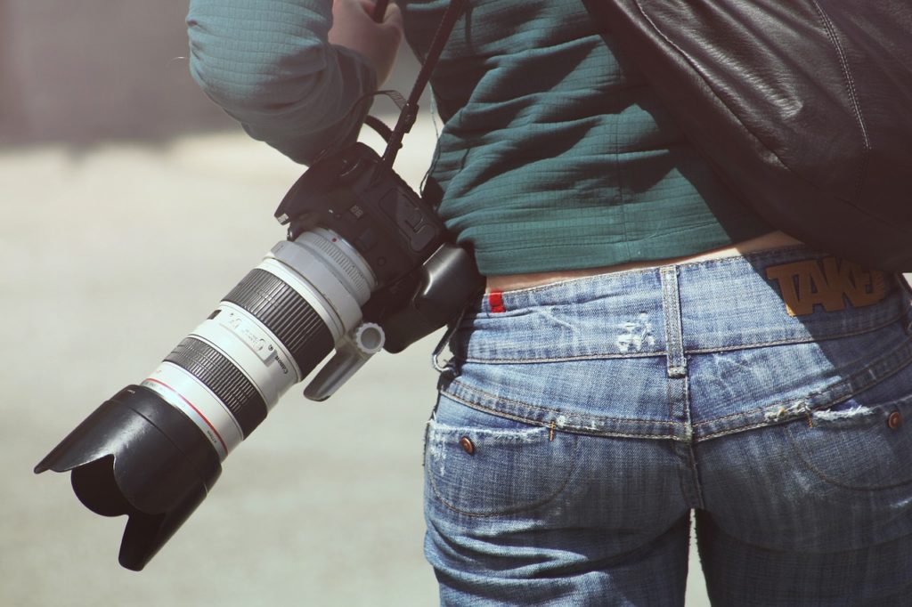 Ushoot_Vedit's tweet photo. Photography is an art and there are way too many things you need to keep in mind to get the best of the results. Find the tips here!

https://t.co/uXt2jnkIrD

#Photography #professionalphotographer #photographer #PhotographyTechniques #WeddingPhotographer #Wedding @Ushoot_Vedit https://t.co/XOYQi0wtkT