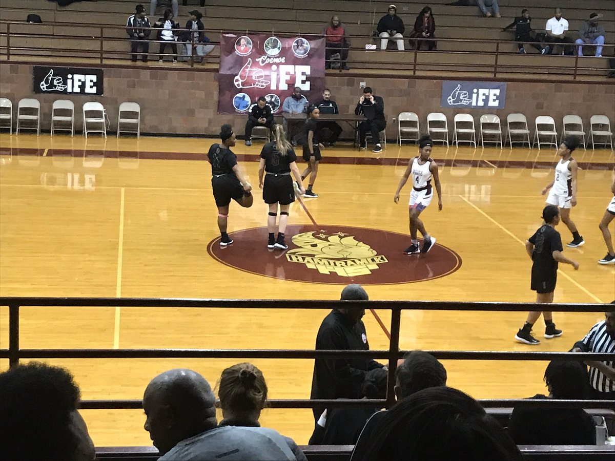 21490c1900f04ba's tweet photo. Congratulations to @HHSCosmos head coach Dennis Foster @Javier0W @Noahburns_35 Amari Allen and @amradzanic on the girls side for you post season honors https://t.co/3XJFcfk1de