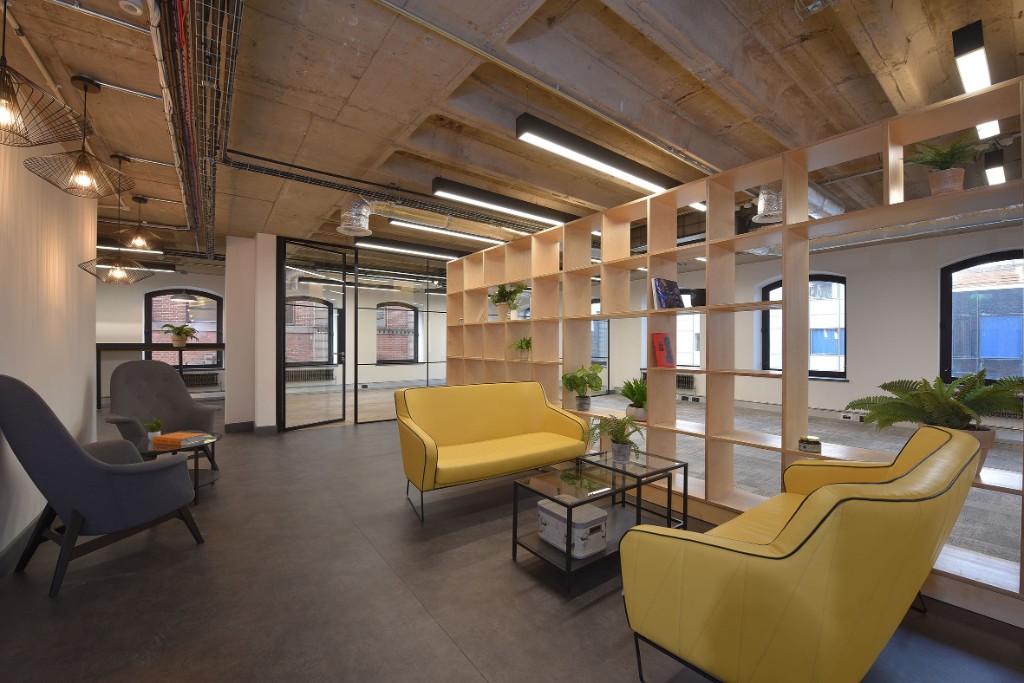 RatioLaw's tweet photo. Gallery - Hanover House office fully let after refurb:
Following an extensive refurb by Workspace and Sheila Bird, IT support services firm Everything Tech has taken 2,500 sq ft of office space at the Charlotte Street building in Manchester city centre
https://t.co/F6vFUiu30u https://t.co/dU84sFHqoA