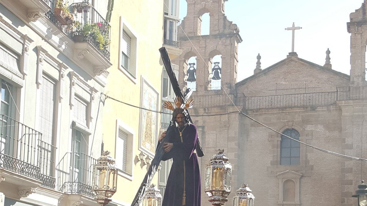 PerchelCofrade's tweet photo. Deseamos feliz Miércoles Santo y mucho ánimo a @HdadMediadora cofradía que año tras año discurre en su caminar por el barrio del Perchel #CofradiasMLG https://t.co/9SOzPa2SdV