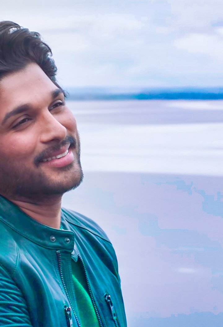      Happy birthday allu arjun sir.. 