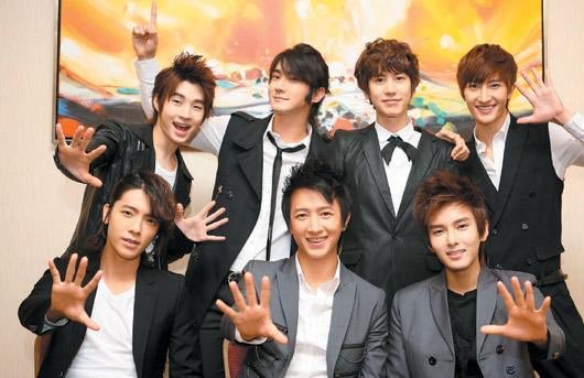 members lineup —original lineup: hangeng (leader), siwon, donghae, kyuhyun, ryeowook, zhoumi, henryhangeng left in december 2009sungmin & hyukjae were added in 2011henry left SM in 2018SJM currently has no leader~