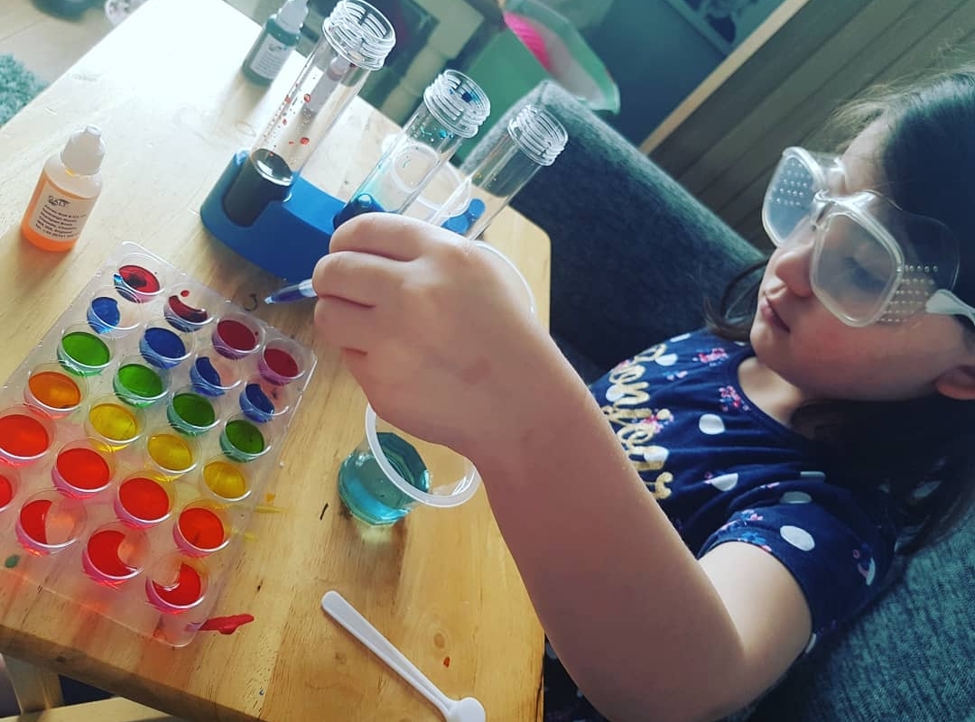 rtcstem's tweet photo. Well done to Eva aged 5 for her investigative work during lockdown! Great photos and thanks for sharing! Please send us all your STEM photos stem@rtcnorth.co.uk we'd love to see what you are all up to!! https://t.co/qV0R3yksnQ