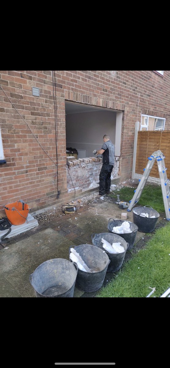 rt_windows's tweet photo. Fancy opening your living space to your garden? #patio #cutout #bringtheoutsidein #windows #pvc #leeds #Yorkshire #homeliving #bespoke https://t.co/ptGnbTTZcC