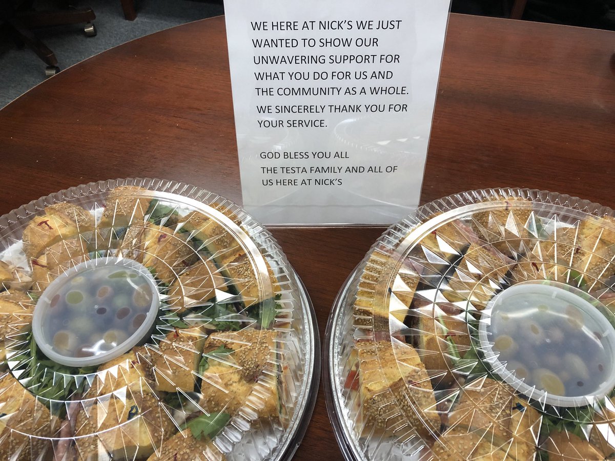RutherfordPDNJ's tweet photo. Thank you @NicksTowingServ for your gesture of kindness &amp; outpouring of ❤️. Your thoughtfulness is a source of inspiration to all of us as we find the strength to keep battling this pandemic. #NicksTowing #Kindness #RutherfordPD #RutherfordNJ #07070NJ #WeAreStrong #USA https://t.co/Y0UzQ4AzAb