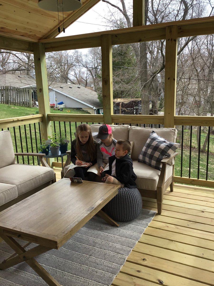 StephHancock8's tweet photo. @MsCteach2nd @alisoncable @WCS4K working hard together today! #wcsflight https://t.co/COYqWsmD4C