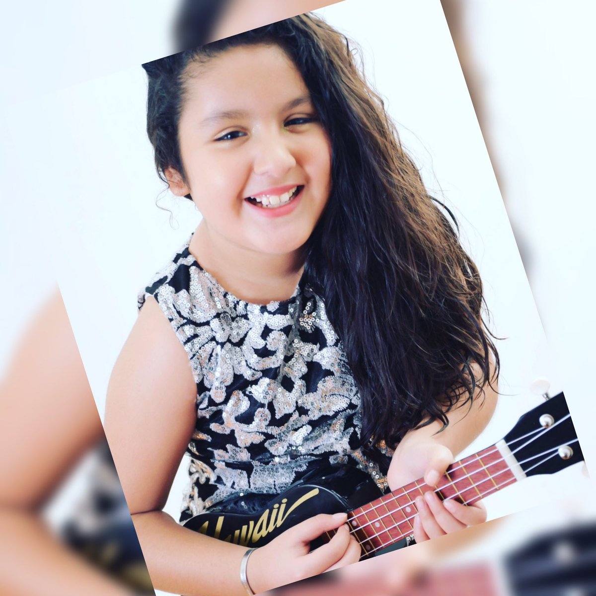 Isabell12629028's tweet photo. No permitas que nadie te corte las Alas, sigue luchando por tus sueños 👉🏻🌍💜

#QuedateEnCasa #lavozkids #lavozmexico #teamlucero  #singer #actress #teen #model #likeer https://t.co/2li8hcpz4k