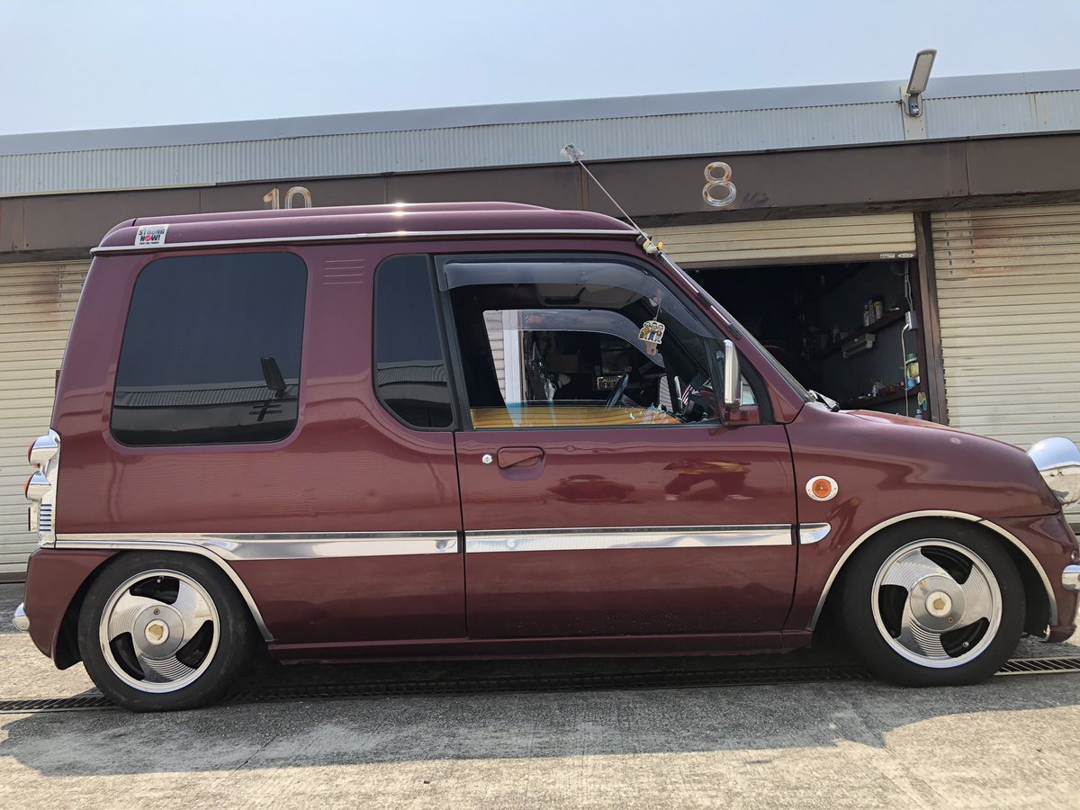 wekcrew_HRTKB's tweet photo. スニーカー感覚にて、14インチニーパーから13ウンチ goofyに履き替え😊🤟うん悪くない
#wek #weekendkustomer #HRTKB #osakastreet #customcars #カスタムカー #ミニカトッポ #車好きと繋がりたい #usdm https://t.co/b9YKxiQ2rO