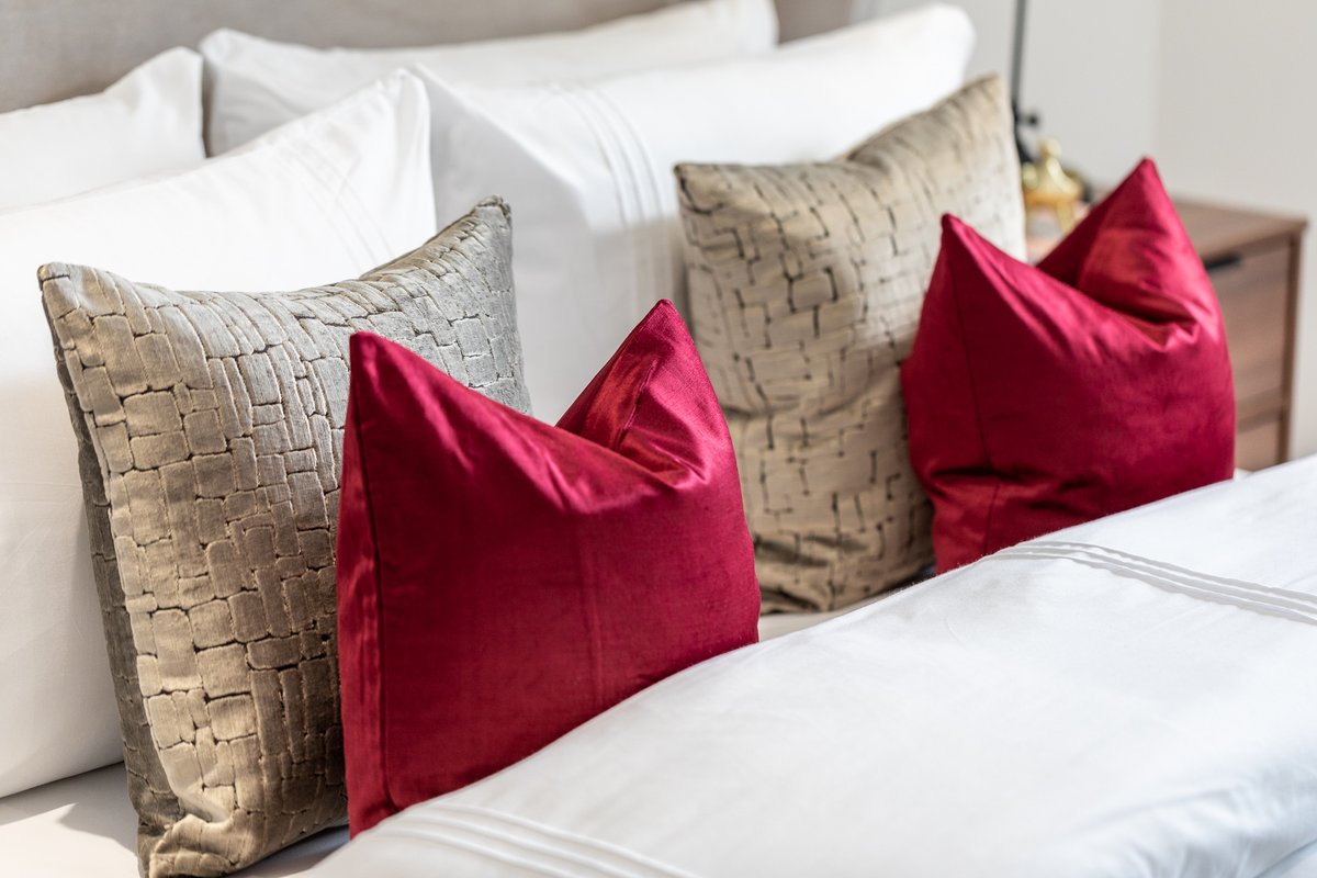 _LOFTuk's tweet photo. The use of luxury home furnishings can add a huge amount of appeal to your rental property. Find out how in our latest blog. https://t.co/VgPBR5RqfW #LOFTLife #Interiors #resential https://t.co/p2joEhCKms