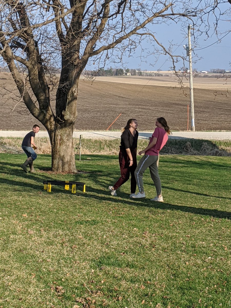 MrsGatesUHS's tweet photo. #Quarantine Recess #spikeball #Unionpe2020 https://t.co/1zIg48VyWX