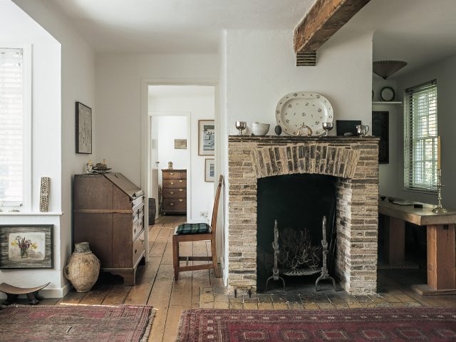 engagevisualart's tweet photo. "It was always a joy to go into my bathroom with a window at each end, one south with sunlight filtering through... the other looking across through cherry trees"

Take a tour of @kettlesyard from the couch, desk or kitchen this Wednesday #EngageMember https://t.co/YbchZ2iYVJ https://t.co/mhtVOp3RJ6