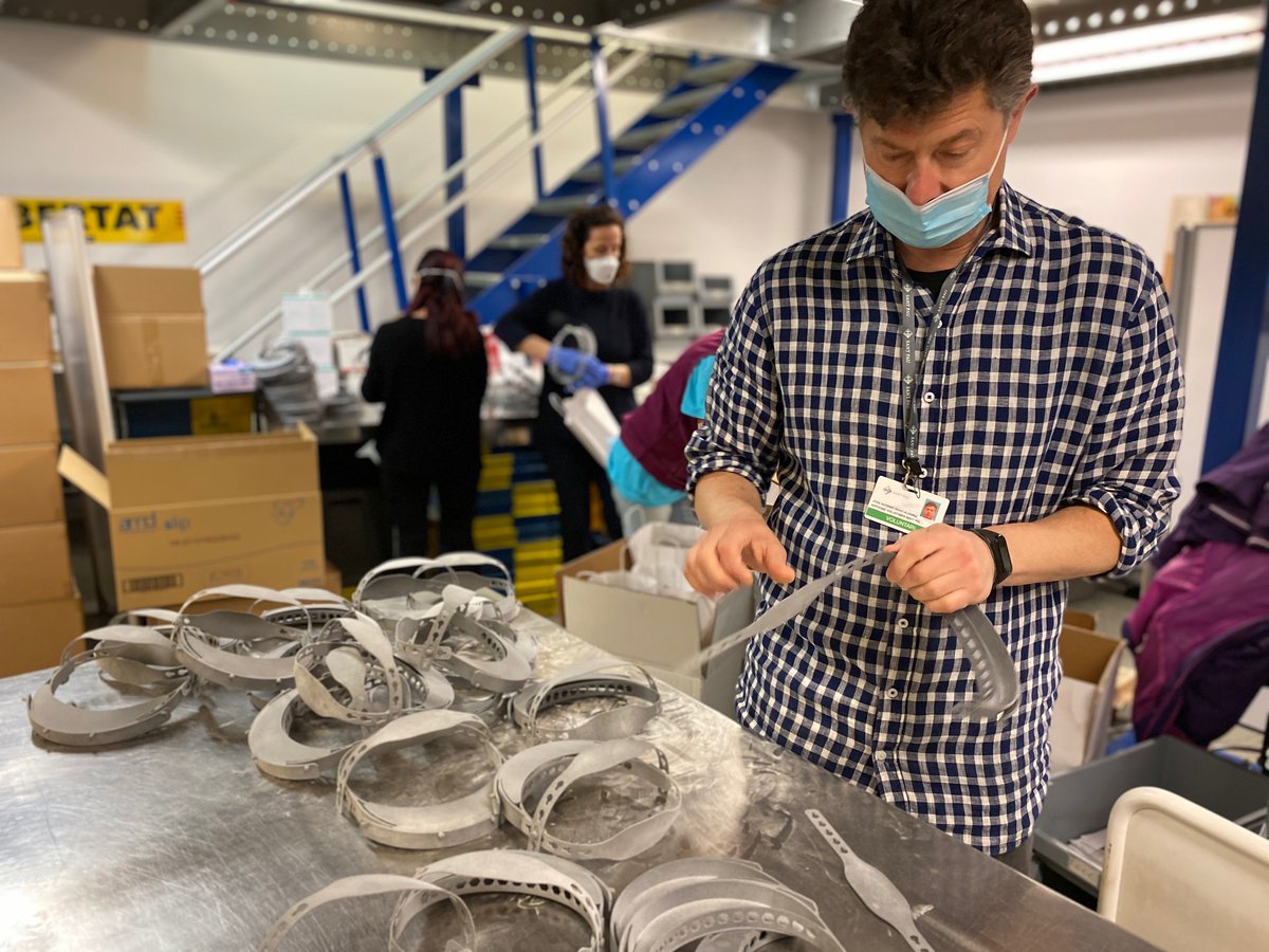 Professionals de #SantPau i HP creen una mascareta de protecció facial que es pot imprimir en #3D a qualsevol lloc del món a través d'aquest enllaç 👉 enable.hp.com/us-en-3dprint-…

#COVID19 #Covid_19 #orgullsantpau #HP #JoActuo #EnsEnSortirem <a href="/HPEspana/">hpespana</a> <a href="/HP/">HP</a>