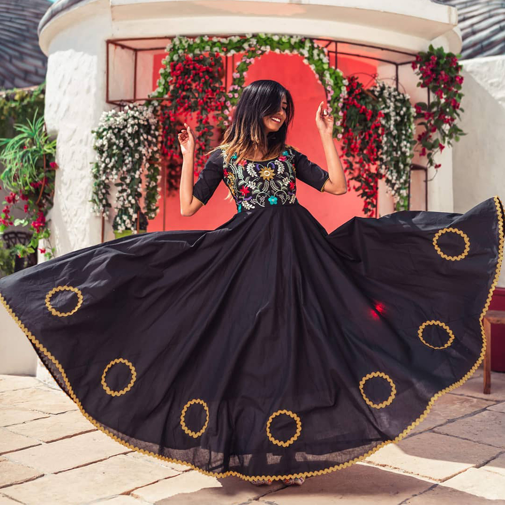 shopThat1Too's tweet photo. Look and feel your absolute best in this super gorgeous finest embroidered Cotton #Black #Maxi Dress 😍

Available now on @shopThat1Too 🔥

Click to Shop: https://t.co/2CvNJ9jWCZ https://t.co/O1Gvo94yl2