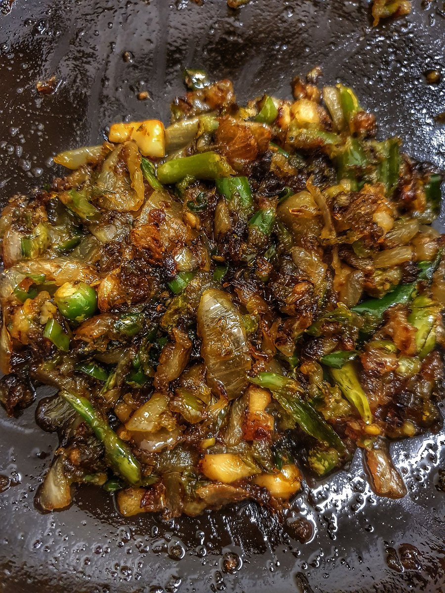 Kalau craving ayam masak kicap 3 budak gemok, boleh try sesepi ni. Boleh buat sekali dengan sambal belacan gesek 🤤

Ayam masak kicap tapi rasa berempah boom boom pow!