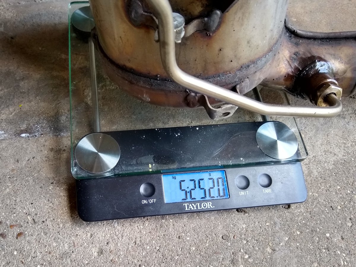 What causes a DPF failure is an accumulation of ash. You can determine that with a reading from the software, or a pressure test. Here's a very unscientific test, though: The new DPF weighs nearly 2kg *less* than the old one.(Yes, that's the kitchen scale. Don't tell my wife.)