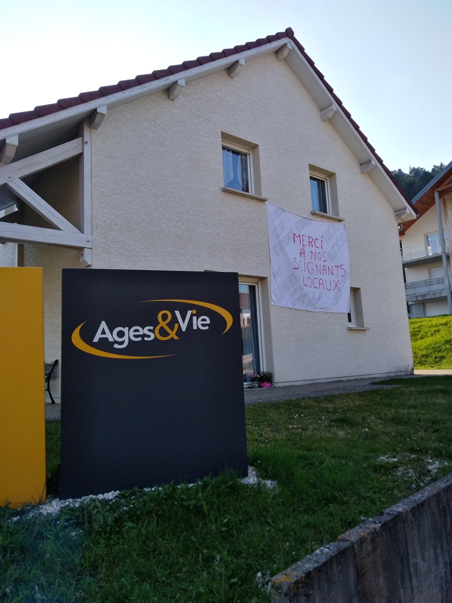 Ages_et_Vie's tweet photo. La colocation Ages & Vie d'Orchamps-Vennes dans le doubs affiche son soutien à ses soignants 🙋👏👏👏 #HabitatInclusif #BienVieillir #ColocationSenior #Confinement https://t.co/tAZWPHZksw