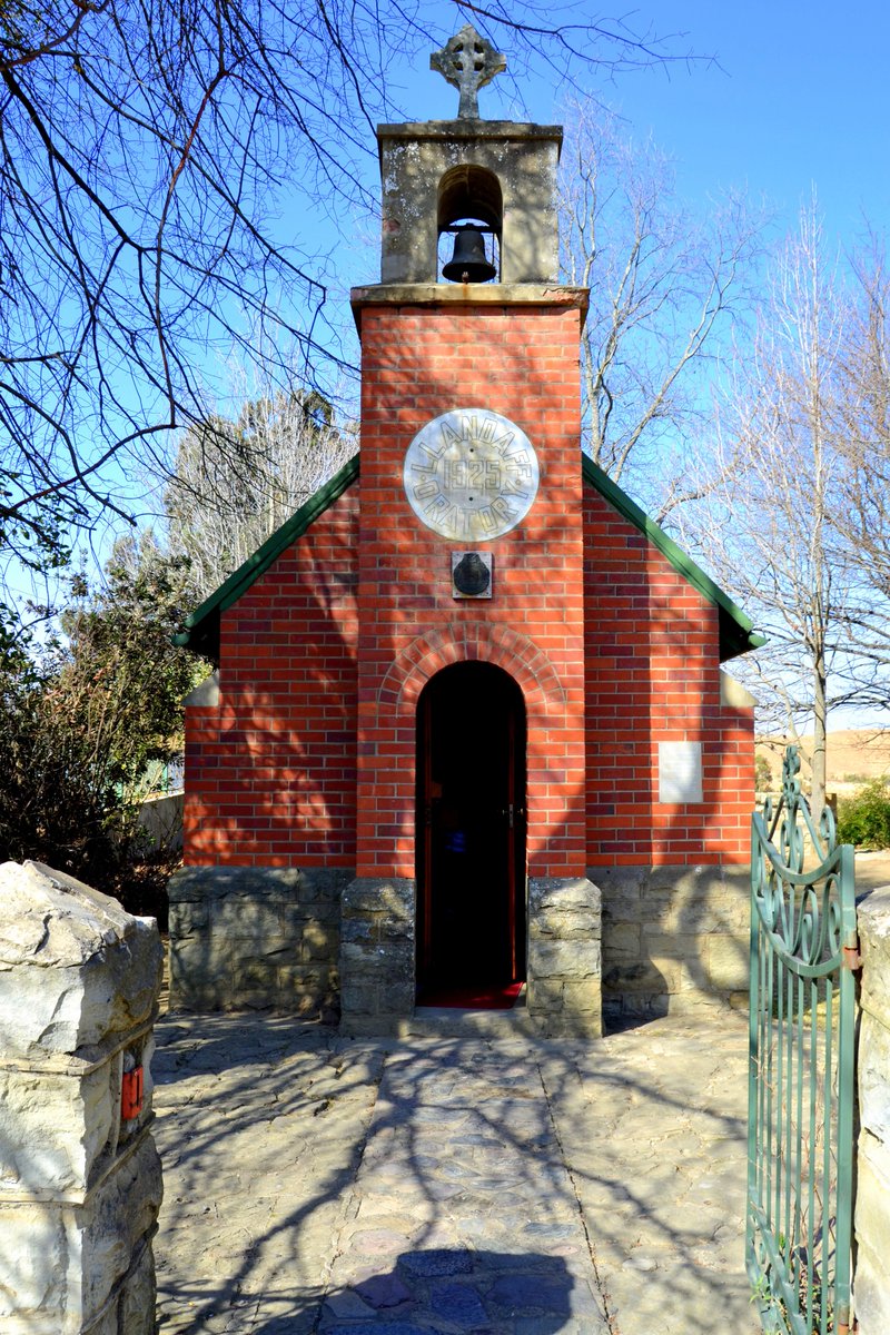 N3Gateway's tweet image. #21dayN3gateway Dubbed "the best-kept secret on the N3", The Little Church of Van Reenen is situated on the pass between Ladysmith and Harrismith. It is the smallest church in the the Southern Hemisphere and a National Monument. #Day13of21 #21daysLockdownSA #Joburg2Durbs @N3Route