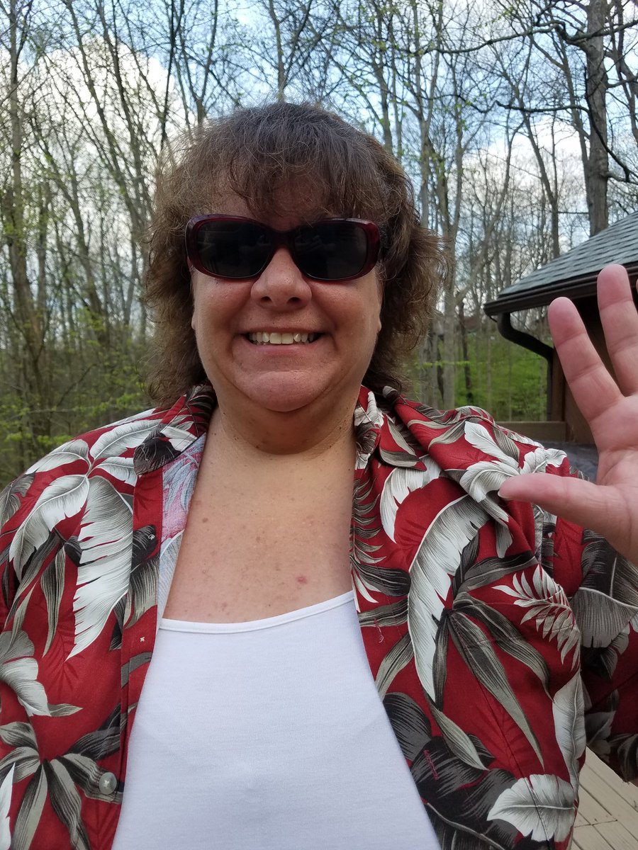 BethPrice423's tweet photo. Don't forget your Hawaiian Shirt and Sunglasses today for our Remote Learning Spirit Week! #RocketsRockOn #RocketsReadOn https://t.co/excDbuykoj