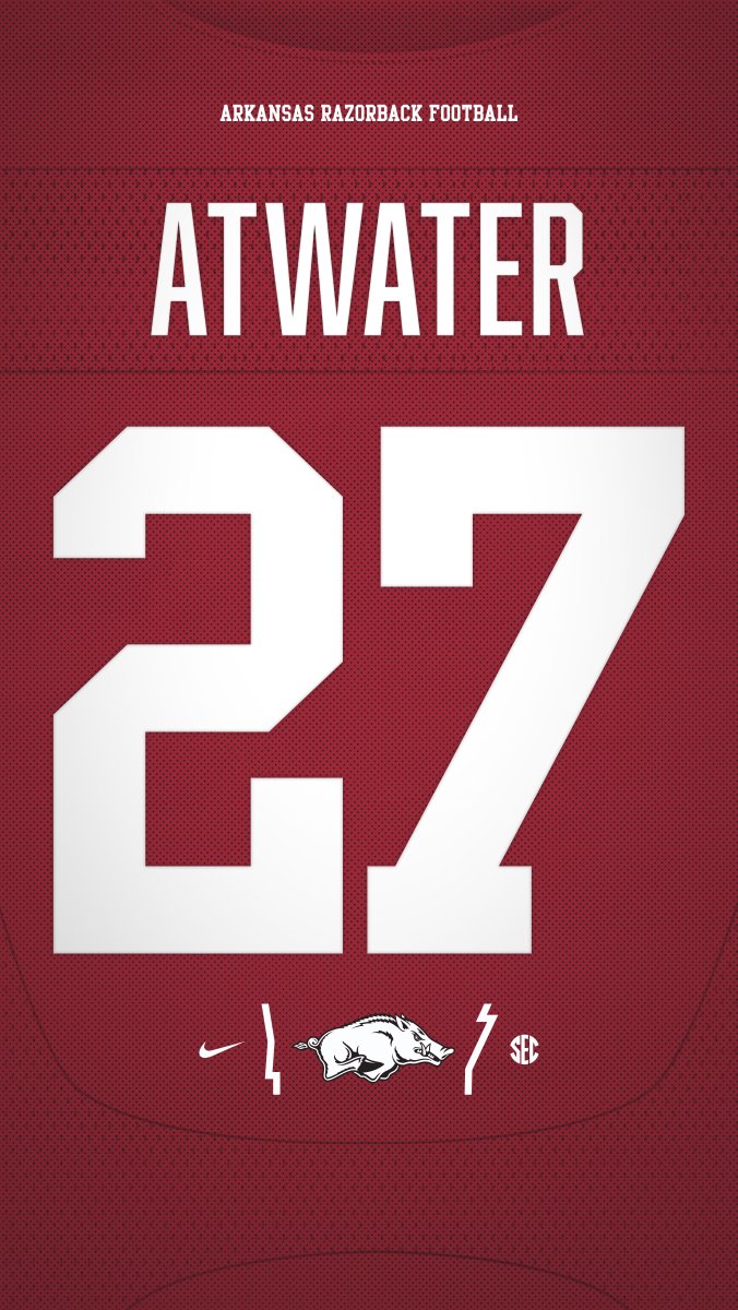 RazorbackFB's tweet photo. 🚨🚨 Custom #WallpaperWednesday 🚨🚨

We're opening up the request line for 𝗢𝗡𝗘 𝗛𝗢𝗨𝗥 from 11-12 pm CT. 

Send us the name and number you'd like on your Razorback jersey and we'll send you a custom wallpaper.

Aaaaaaand go! https://t.co/EskeJePwy3