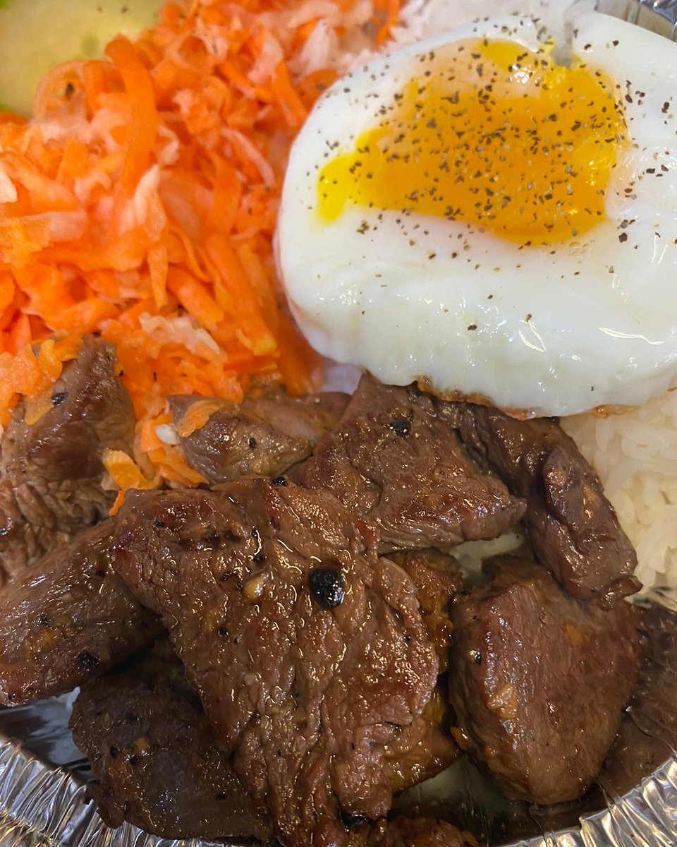 PhoWheels's tweet photo. Come out and try our #shakybeef aka #BoLucLac. We'll be in #PentagonCity from 11-7pm @ The Bartlett Apts📍520 12th St S • VA⁣⁣
⁣⁣
💥 Special item: #ShakyBeef aka Bo Luc Lac - Marinated ribeye tenderloin served with rice, cucumbers, pickled veggie &amp; topped with a fried egg💥 https://t.co/Dun2ERqAAI