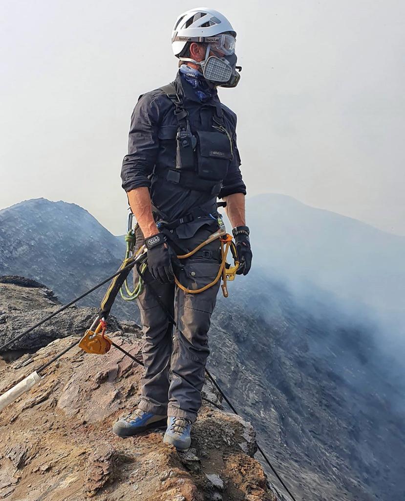 AldoKane's tweet photo. Sometimes, you just have to hurry up &amp; wait. #adventureisoutthere @exped_fit
.
#VerticalPlanet #filmsafety #volcano  #expeditionfit #waiting #socialdistancing #isoltaion #adventure #explorer #travelphotography #travelgram #expedition https://t.co/qczzVT0Ff9
