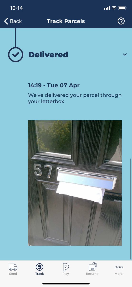 Yazannabelle's tweet photo. @Hermesparcels Help! My parcel was delivered to the wrong house and I have no idea where it is. Laura (Lincoln) took a photo of the door where she left my parcel and it is not my door! How do I get this parcel back or contact Laura? See photo! I need to get this parcel back! https://t.co/nKvaIjYrio