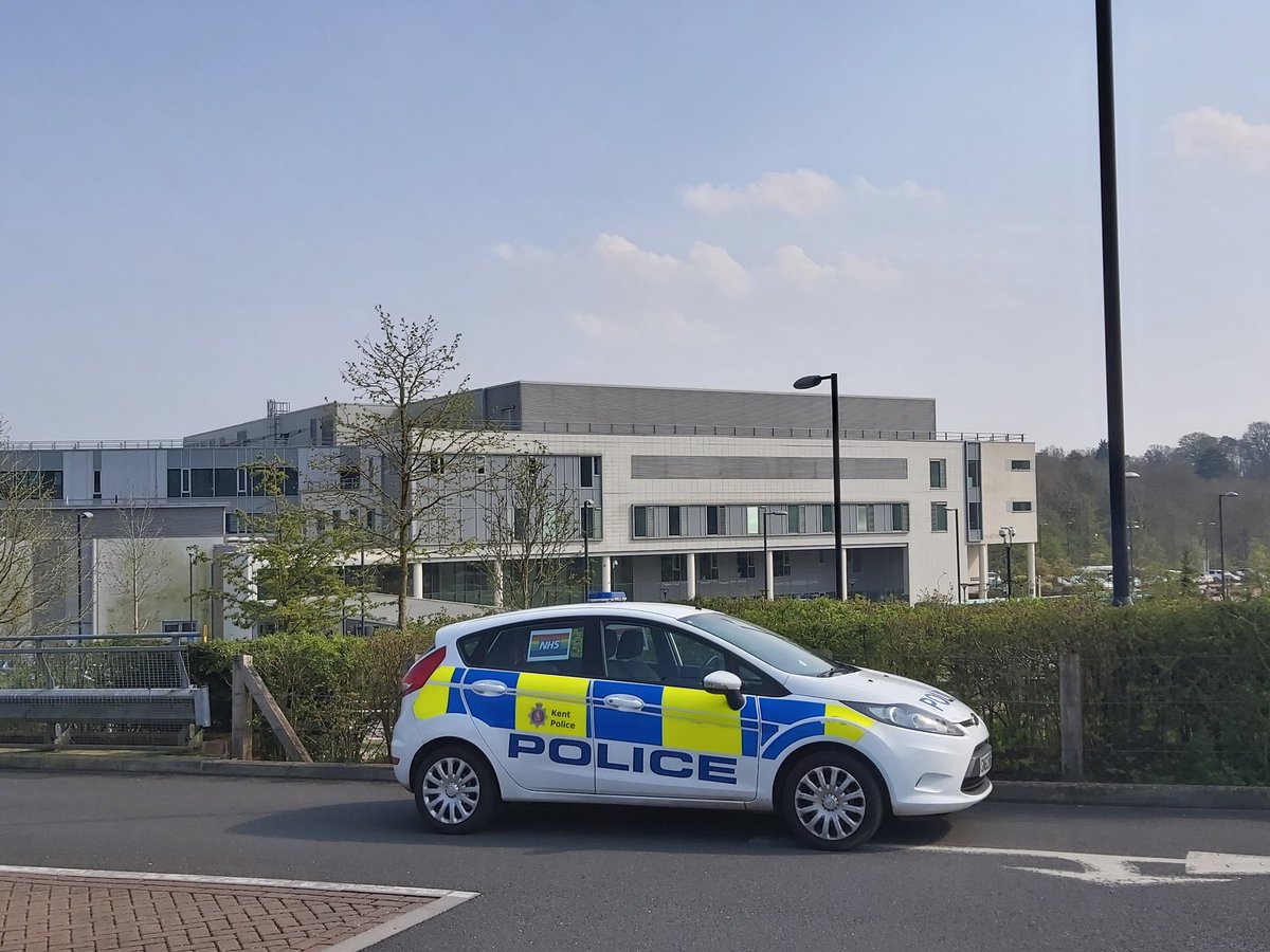 KentPoliceTWell's tweet photo. Support the NHS #StayHome https://t.co/nS7uRrFmCQ