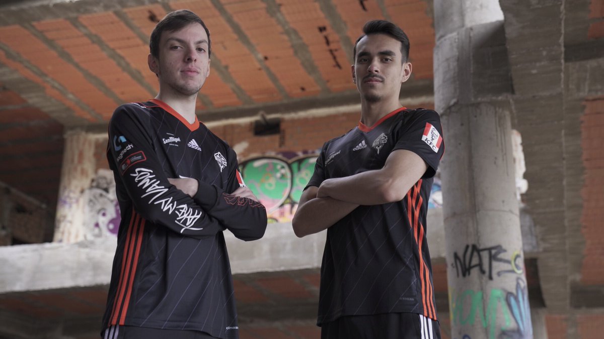 TeamHeretics's tweet photo. Hoy comienza nuestra andadura en #ESLCN. Entramos en la mejor liga francesa tras quedar primeros en #ECNDIV2 🇫🇷
Jugamos por un prize pool de 10.000€, el pase directo a MDL, los clasificatorios de ESL One Colonia y una invitación directa para DH Montreal.
#VamosHeretics https://t.co/20WLKV97jV