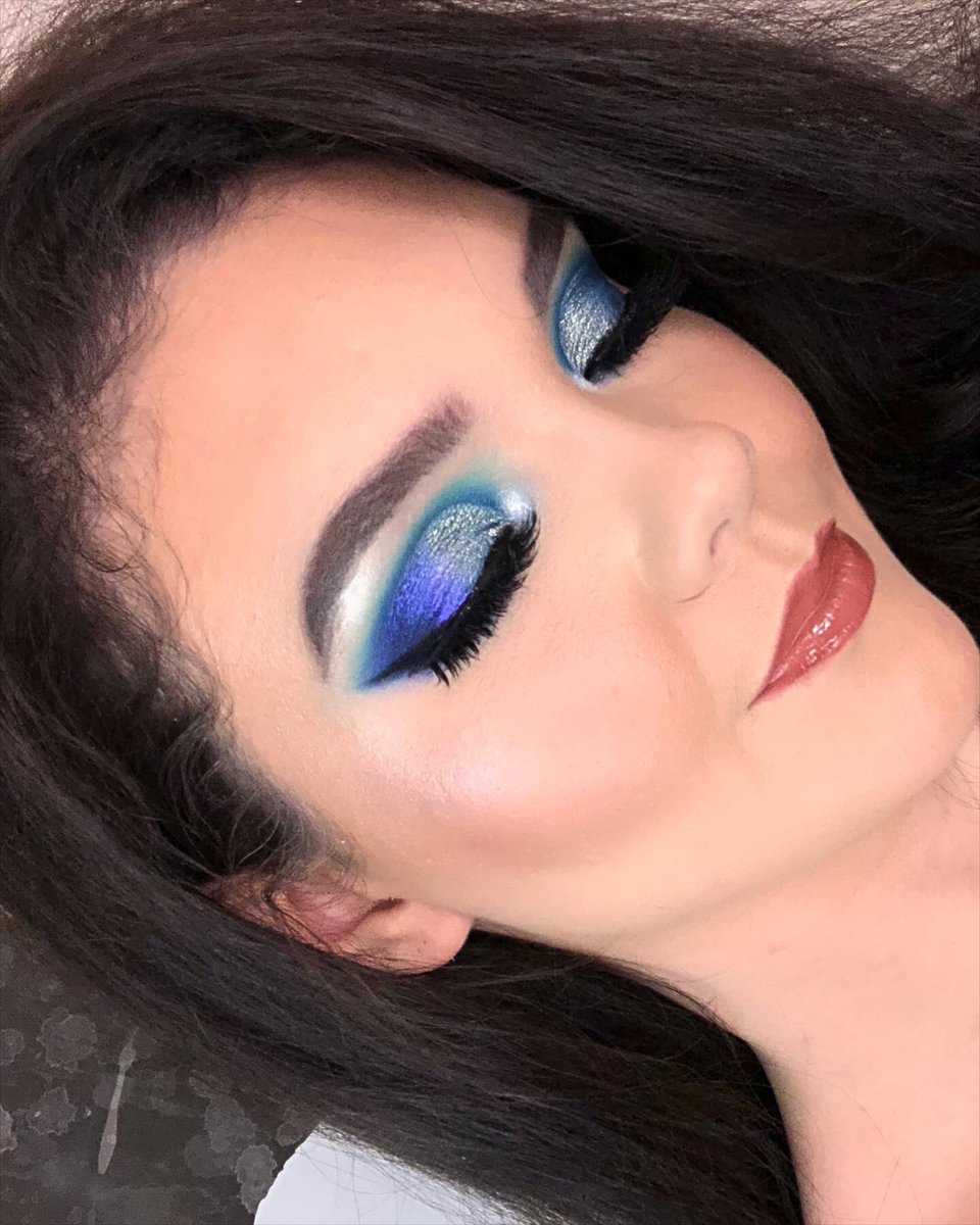 Blueees 💙 <a href="/ABHcosmetics/">Anastasia Beverly Hills</a> brow pomade ‘dark brown’ 
<a href="/juviasplace/">Juvia's Place</a> mixture of palettes ‘zulu, festival &amp;  &amp; pigments by peaches &amp; cream &amp; magic mini #juviasplace