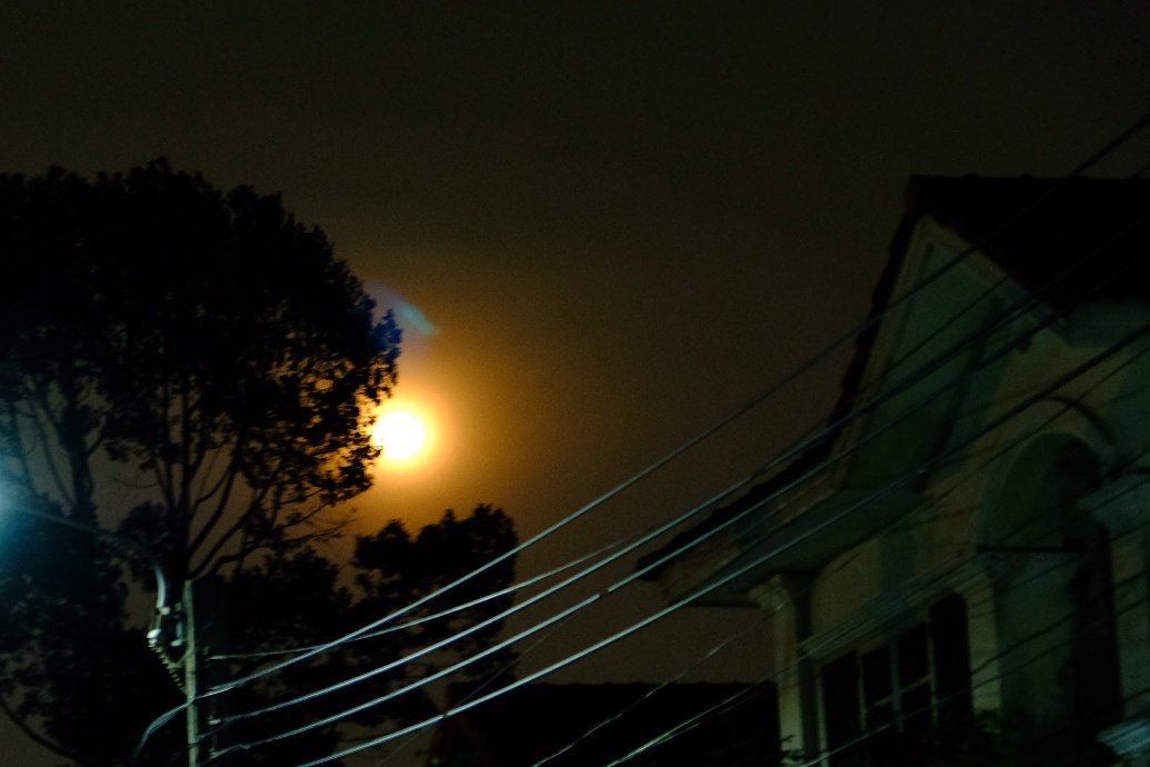 PlOYkamiwee's tweet photo. #superfullmoon #bylp https://t.co/ff2nVdE0x9