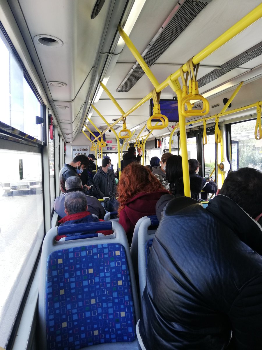 BanuTopaloglu1's tweet photo. Buda akşam4 buçuk dönüşüm özel halk otobüsü c 1662 kodlu Kadıköy yenidogan hattı  hangi mesafe den bahsediliyor merak ediyorum öksürenler ayrı iç içe yolculuk yapanlarmı dersiniz soruyorum yetkililere biz nasıl korunalım bu durumda?@ekrem_imamoglu @fatihportakal @KucukkayaIsmail https://t.co/eUEz30VeGo