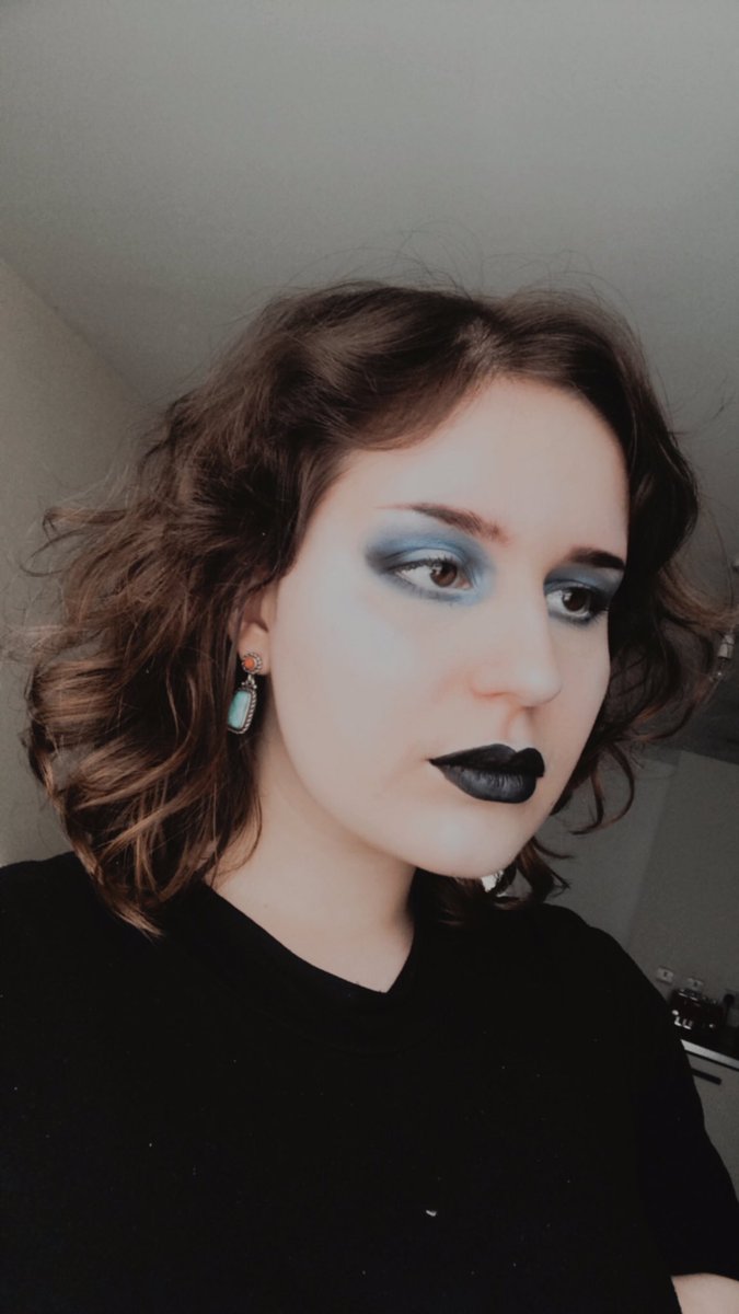 retrofniall's tweet photo. did a makeup look inspired by midnight! what do you guys think?
one of the pictures has a filter but it looks good so I put it on here anyway 🤷♀️
(I’m not a professional whatsoever I just did this for fun!)
#MidnightOutNow #MidnightAlesso #Midnight @LiamPayne https://t.co/tRoHjUGYGG