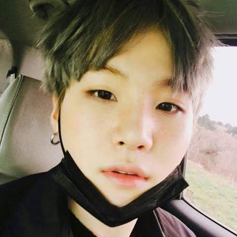 YOONGI IS THE PRETTIEST HUMAN BEING I HAVE EVER SEEN IN MY ENTIRE LIFE