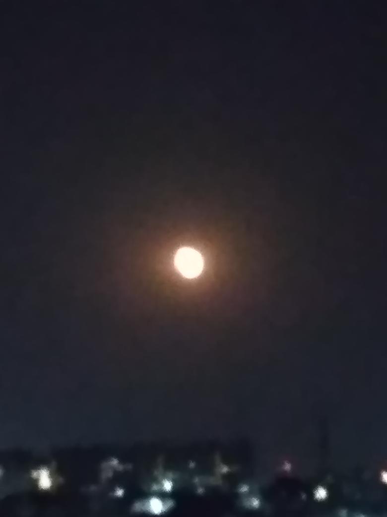 TejaswiniUttam's tweet photo. #biggmoon #Moon #tejiuttam #Raipur #cg https://t.co/Sw2Objd5i9