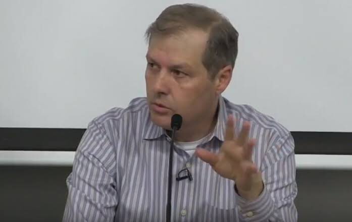 Meet our panelists: Professor Alex Vitale, who is a Professor of sociology and coordinator of the Policing and Social Justice Project at Brooklyn College and the author of ‘The End of Policing’  @avitale  #RadicalSessions #PCAbolition