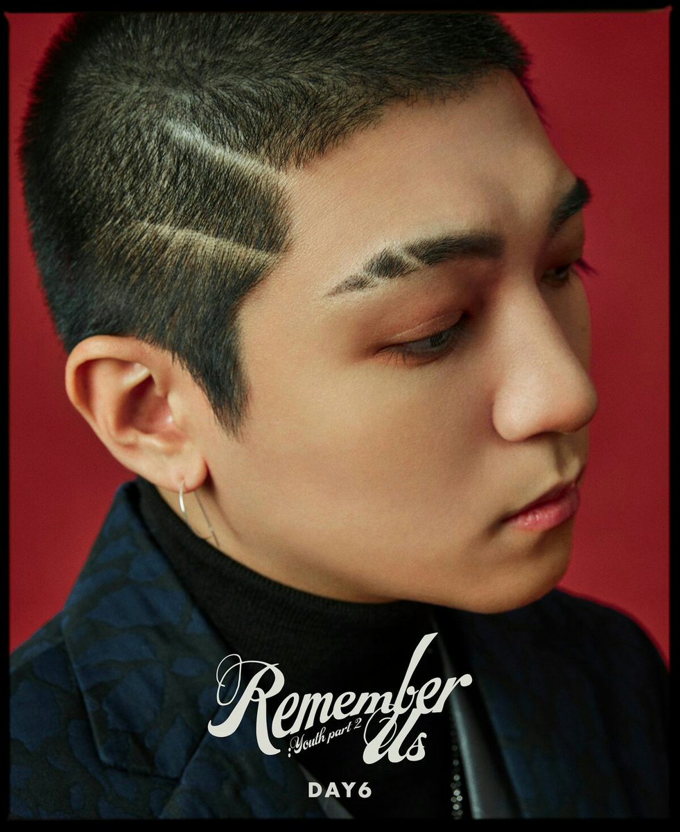 We all know how Sungjin rocked the shaved head. How attrative and manly he looked. But when he decided to add those two slits and included his eyebrows... I remember everyone's world went crumbling down the drain, and the wails of help were definitely heard even from afar.