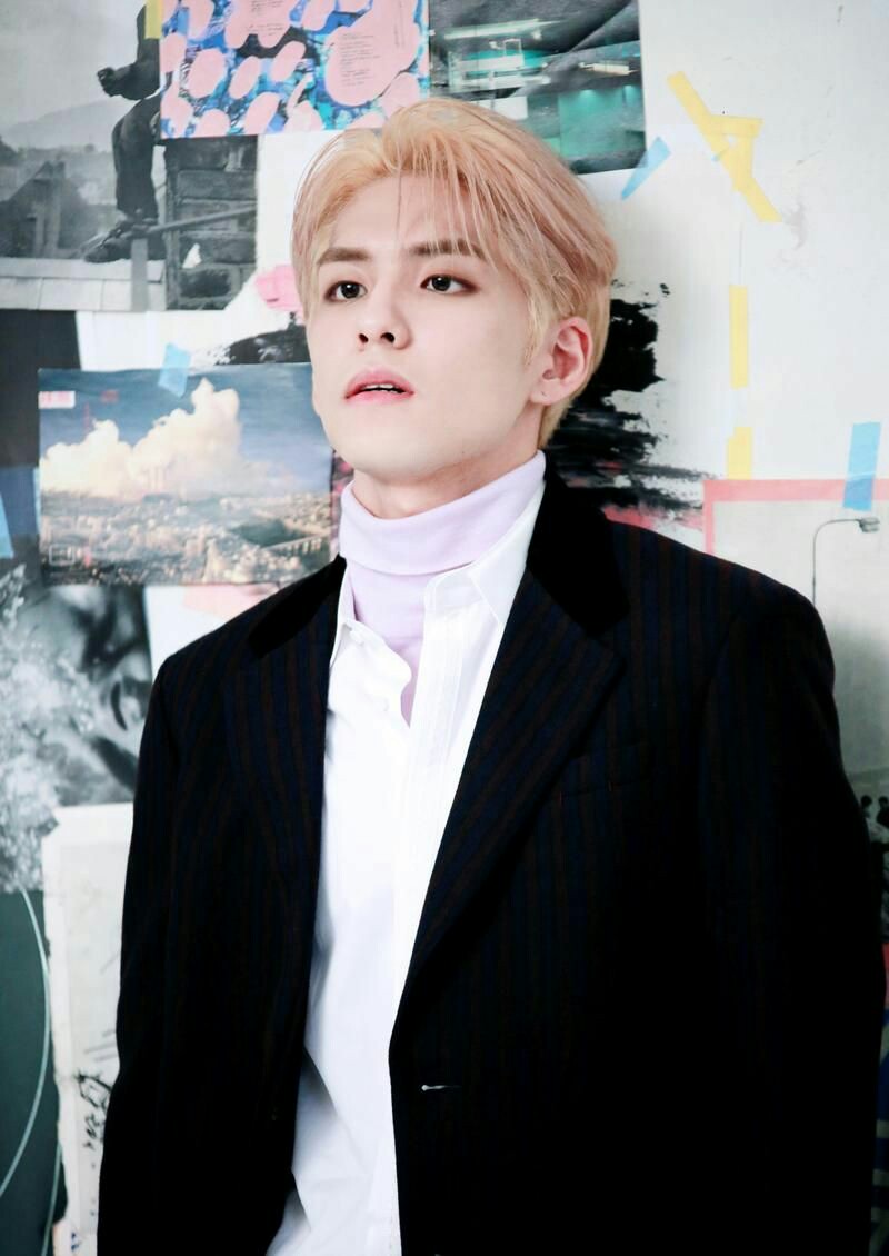 Wonpil looked like he belongs to an aristocrat clan in which everyone will abide to his bidding. Some even said that this was the start of vampire/ Volturi Wonpil.