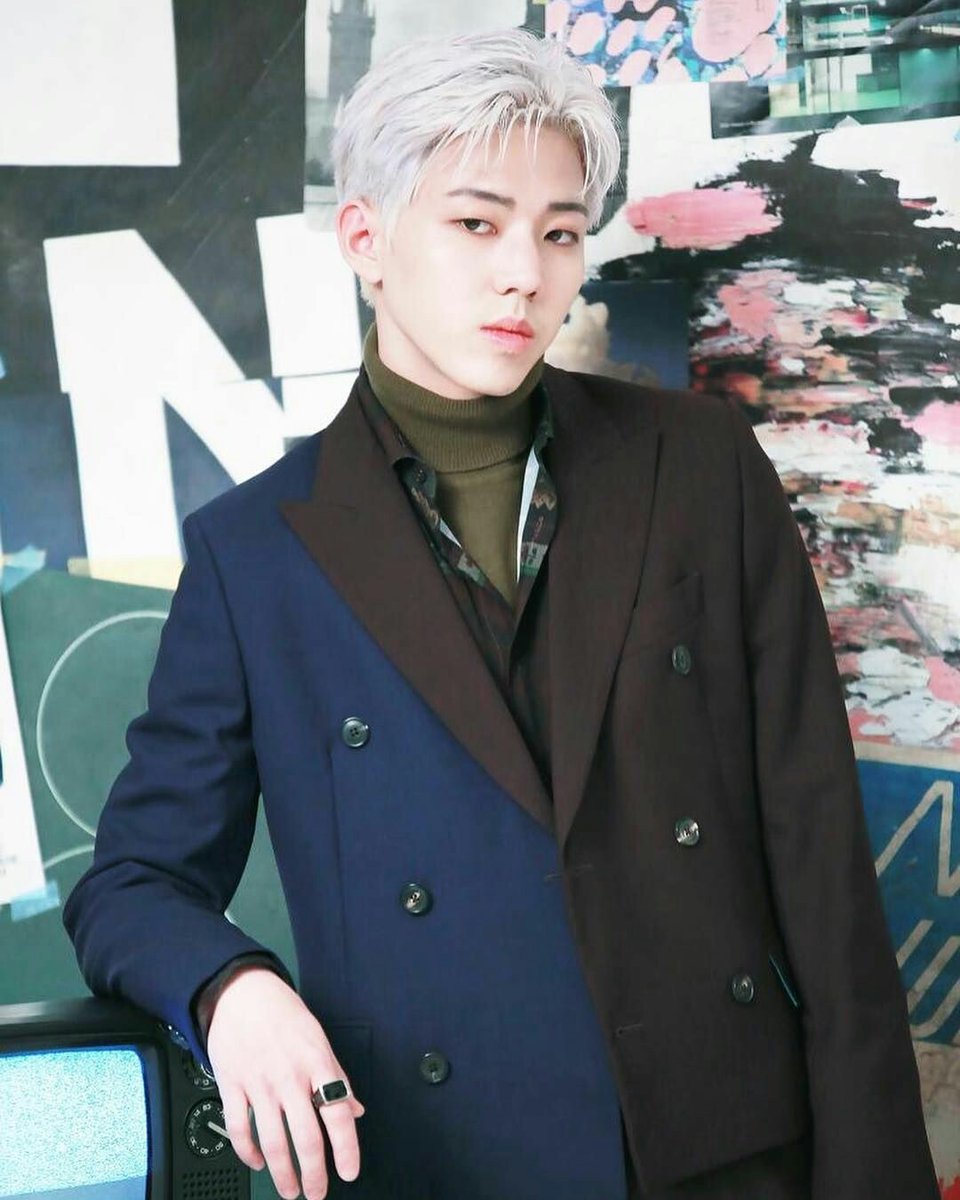 Ice Prince, Jack Frost are just a few nicknames Dowoon gained during this era. He really did shocked everyone with this look.