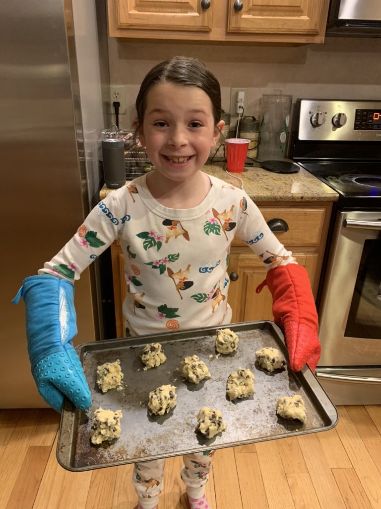 jjsutton25's tweet photo. Katelyn has been inspired by the Kids Baking Championship and has been a baking machine! (Time to see if Mommy’s jeans still fit!) @MandalayEl #mandalaymotivates https://t.co/riyoCBQWDh