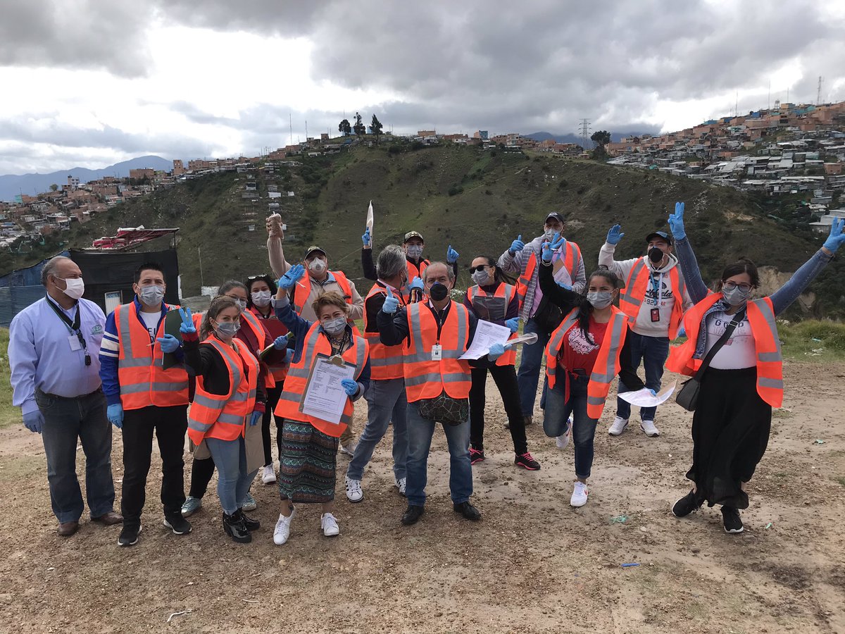 vikat05's tweet photo. Y con estas hermosas muestras de trabajo en equipo, iniciamos 4to día de realización de encuestas en el marco de #BogotaSolidariaEnCasa equipo de la @sgeneralbogota ¡PRESENTE! https://t.co/cvRkbTZFtG